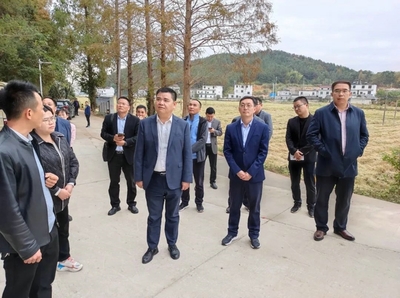 繁昌區(qū)來我縣開展縣域結(jié)對(duì)共建 共謀發(fā)展新篇，助力防腐產(chǎn)業(yè)升級(jí)